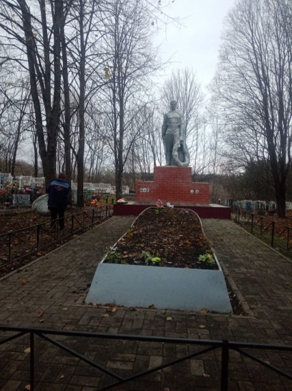 Проведение субботника. Проведение субботника.